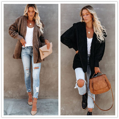 Veste Douce à Capuche Noire en Fausse Fourrure Peluche