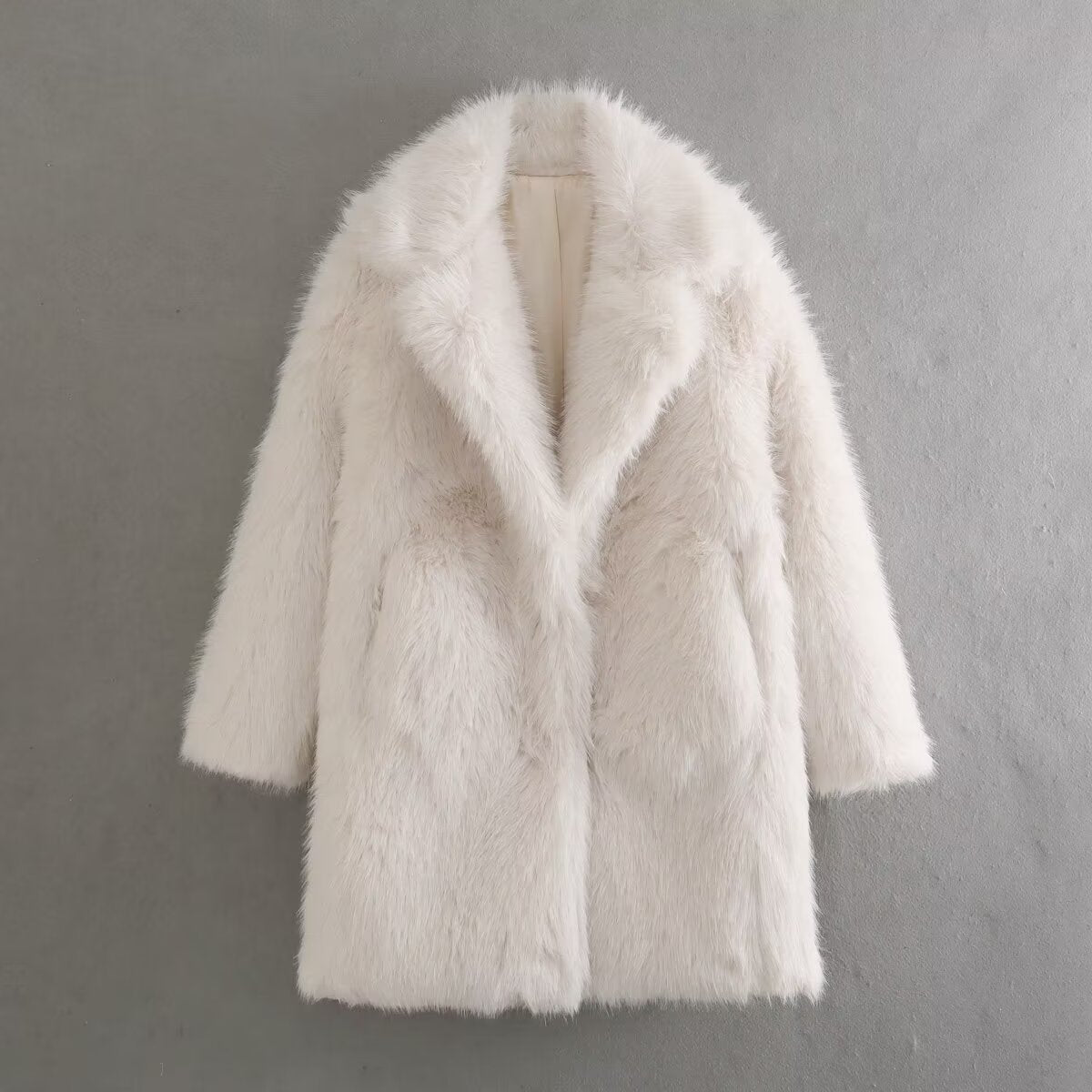 Manteau Long en Fausse Fourrure Blanche – Tendance Chic