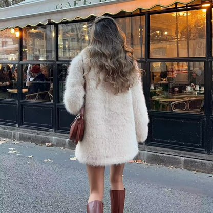 Manteau Long en Fausse Fourrure Blanche – Tendance Chic